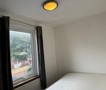 Room in a Shared House, Terrace Road Plastow, E13 - Photo 3