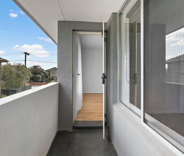 Register To Inspect // Stylish 2-Bedroom Apartment - Photo 3