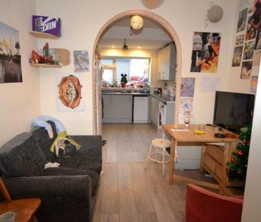 6 bedroom house to rent - Photo 1