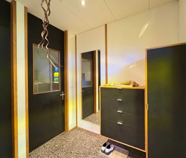 Large 2.5-room apartment with two seats unfurnished - Photo 5