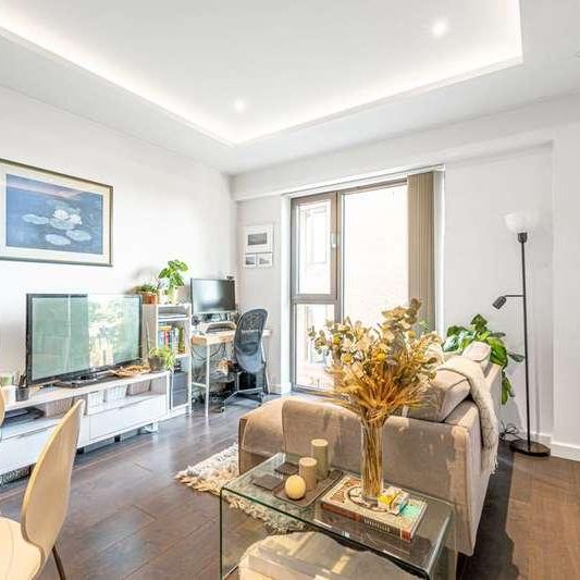 Swiss Terrace, Hampstead, NW6 - Photo 1