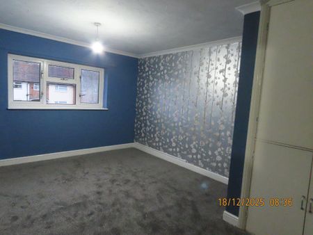3 bedroom terraced house to rent - Photo 4