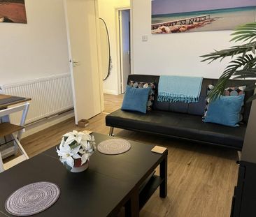 1 bedroom in a house share to rent - Photo 4