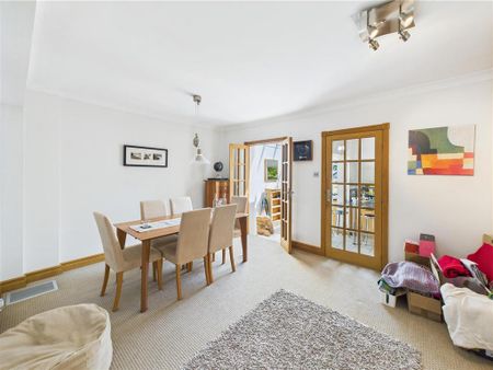 2 bedroom end of terrace house to rent - Photo 3