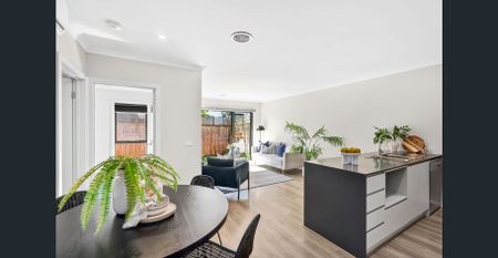 Modern style & low-maintenance living in a prime location - Photo 5