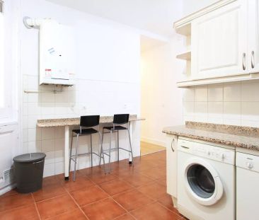 Room in a shared 8-bedroom apartment for rent in Jerónimos, perfect... - Photo 5