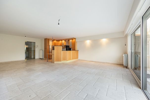 GELIJKVLOERS APP MET GARAGE - Photo 1