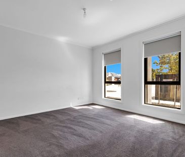 Stunning 4 Bedroom Home - Photo 5