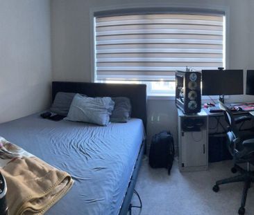 For Lease - 12 Adam Sellers Street, Markham, Ontario - Photo 5