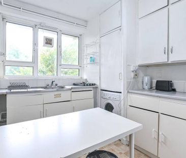 3 bedroom flat to rent - Photo 1