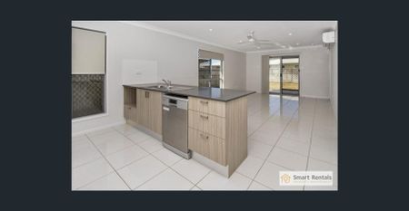 Modern Family Living in Mount Louisa - Photo 5