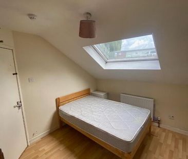 Great Apartment, 83b Dunluce Avenue, Queens Quarter, Belfast, BT9 7AW - Photo 5