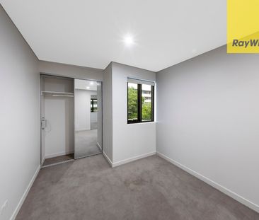 Modern 2-Bedroom Apartment in Prime Parramatta Location - Photo 3