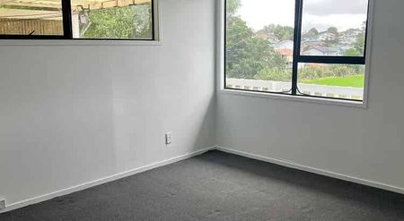 Spacious 3-Bedroom Home with Park View - Photo 3