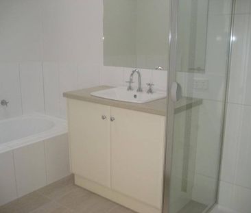 Three Bedroom Unit in great location! - Photo 6