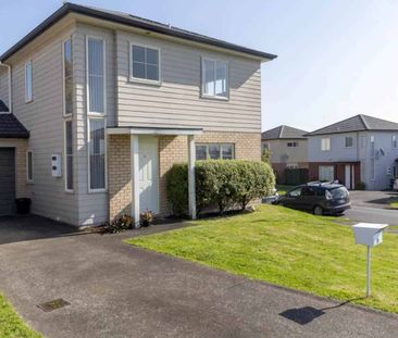 Location hard to beat!!! - Photo 3