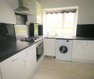 Gantock Crescent, 2 Bedroom Unfurnished Apartment, Cranhill – Avail... - Photo 5