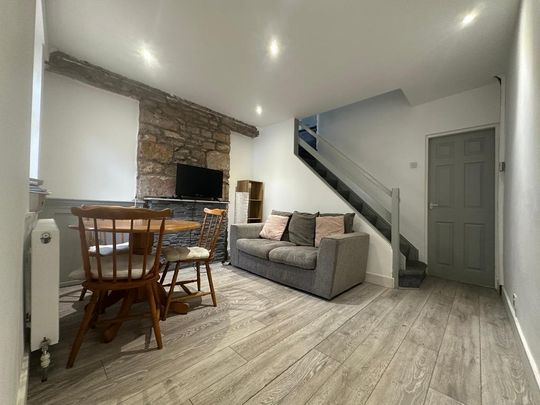 2 bedroom terraced house to rent - Photo 1