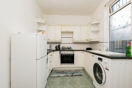 2 Bed Terraced House, Nickleby Road, LS9 - Photo 5