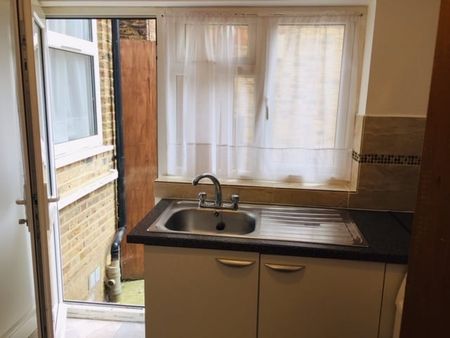 Studio Flat, Sidney Avenue, N13 - Photo 4