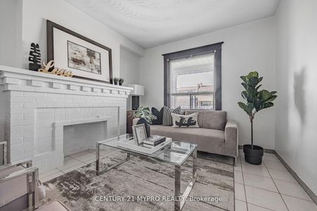 For Lease - 1943 Dufferin Street, Toronto, Ontario - Photo 2