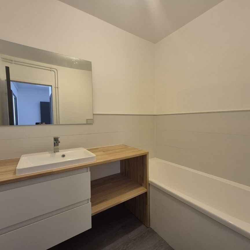 Location Appartement 3 pièces 78m² ST OMER 62500 - Photo 1