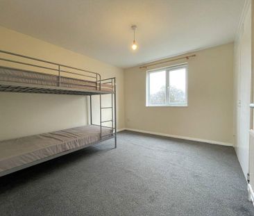 4 bedroom terraced house to rent - Photo 6
