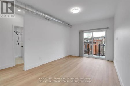 1 - 109 RUSSELL AVENUE - Photo 3