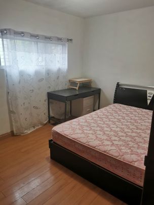 For Lease - 137A MARKHAM Street Unit# 2nd FL Two BRs, Toronto, Ontario - Photo 1