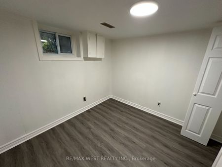 For Lease - 26 Walter Avenue Unit# Lower, Newmarket, Ontario - Photo 4