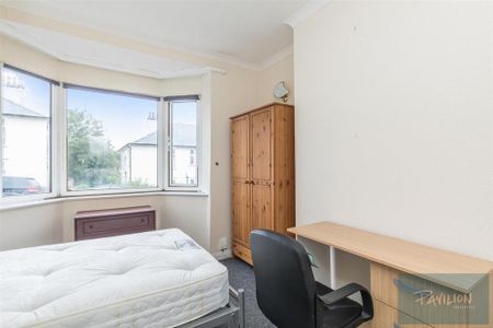 4 bedroom terraced house to rent - Photo 4