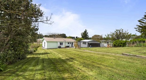 Halcombe - Two Bedroom - Photo 1