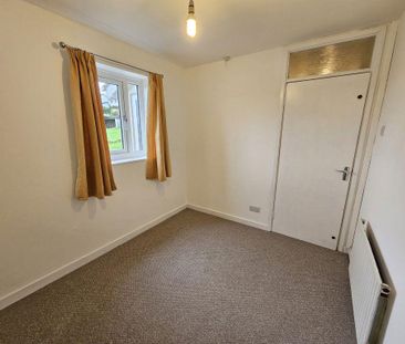4 bedroom bungalow to rent - Photo 1