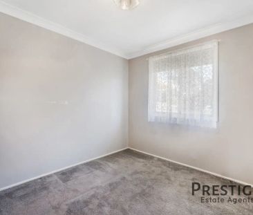 “Newly Renovated Family Residence!” - Photo 3