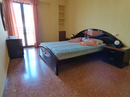 Piso de alquiler en Avinguda del Doctor Waksman, 1, En Corts - Doctor Waksman - Photo 3