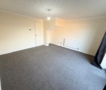 2 bedroom end of terrace house to rent - Photo 1