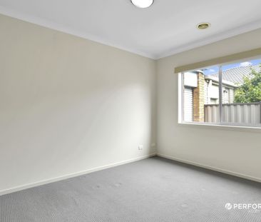 7 Lawson Pl, Burnside Heights VIC 3023 - House For Rent | Domain - Photo 2