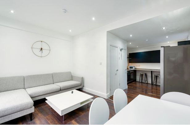 6 Bed Semi-Detached House, Lawrence Road, L15 - Photo 1