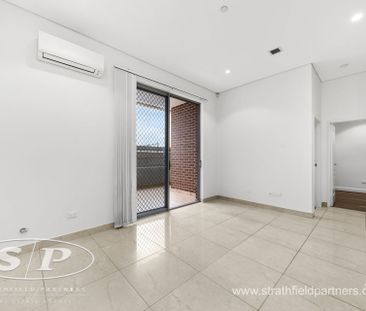 Large unit with great views - Photo 1