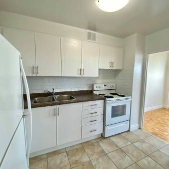 SOUTH EXPOSURE!!! UNIT 2-BEDROOM APARTMENT - Photo 4