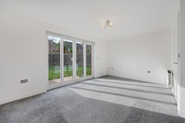 3 bedroom end of terrace house to rent - Photo 1