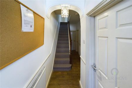 1 bedroom in a house share to rent - Photo 3