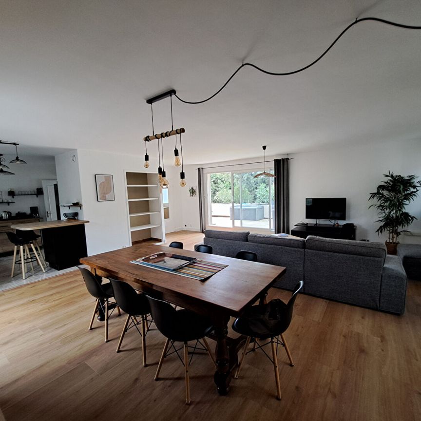 Appartement Villeneuve Les Avignon 4 pièce(s) 113.77 m2 - Bien d'Exception - Meublé, - Photo 1