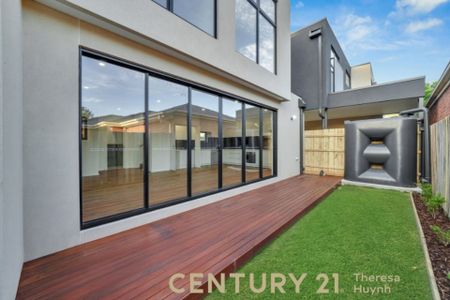 For Rent&colon; Brand New House in Springvale Area - Photo 4