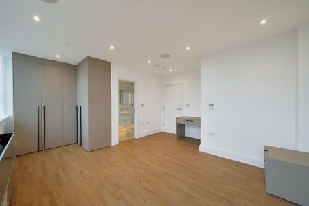 3 bedroom flat to rent - Photo 4