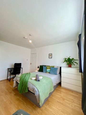 Room in a Shared House, College Road, HA9 - Photo 2