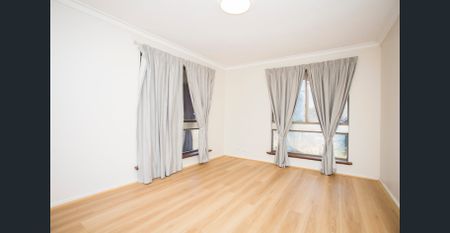 Move-In Ready Family Home! - Photo 5