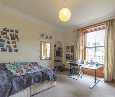 3 bedroom flat to rent - Photo 4