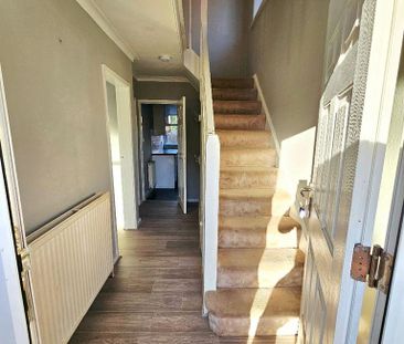 3 bedroom semi-detached house to rent - Photo 2