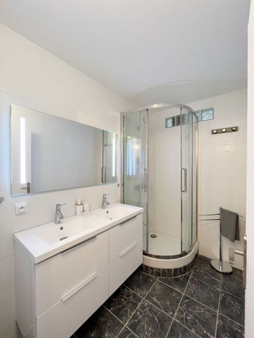 Location Appartement 4 pièces 81m² - Photo 5